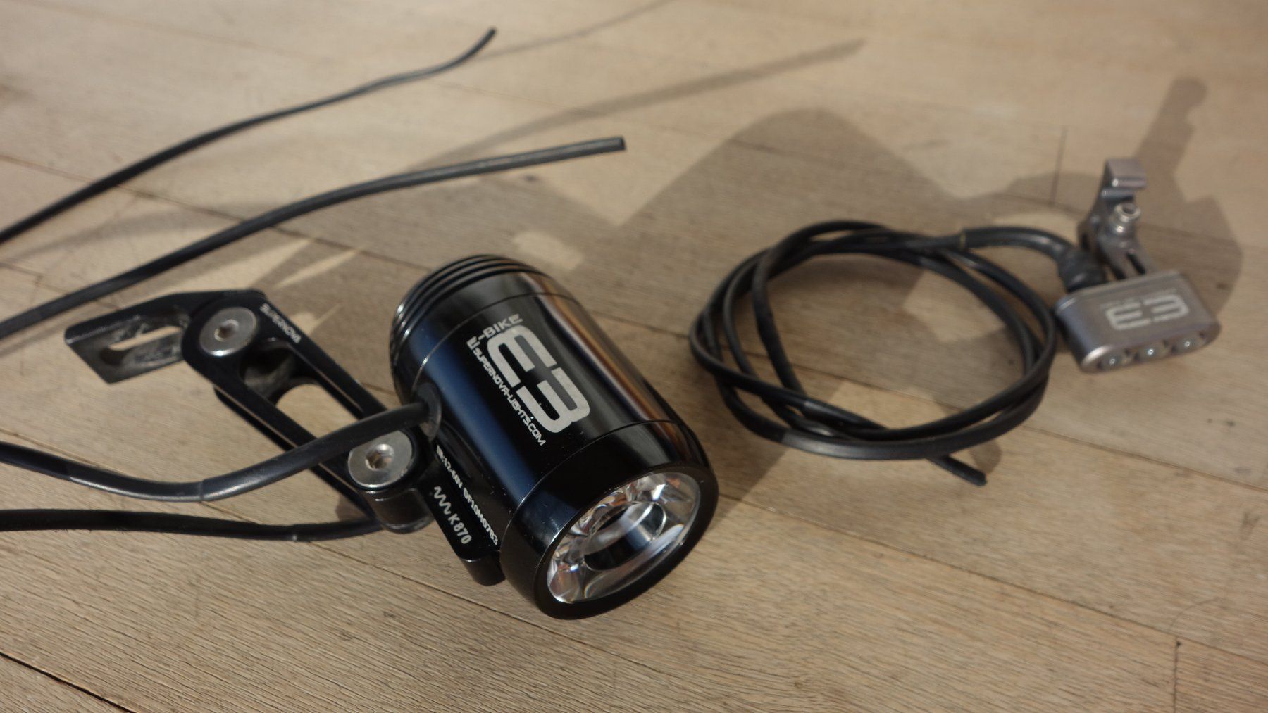 Pièces détachées: Velo Scheinwerfer Rücklicht Supernova E3 Dynamo 6 V VERSAND – D'occasion à wolfhausen par dynamik1971 6