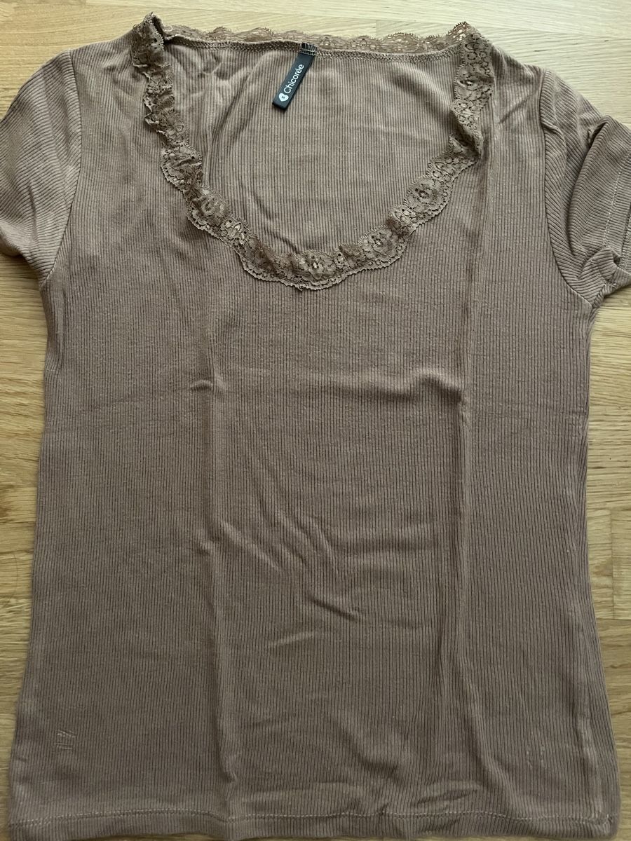 T-shirt: brauner T-Shirt – Nuovo (secondo la descrizione) da Glis venduto da jos_hj8q 1
