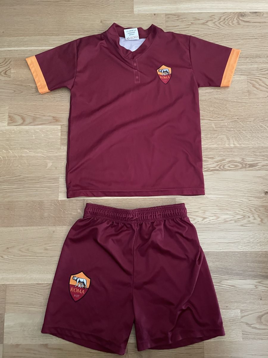 Lotti & Set di vestiti: Sportanzug Grösse 128/134 – Usato da Bern venduto da calana80 1