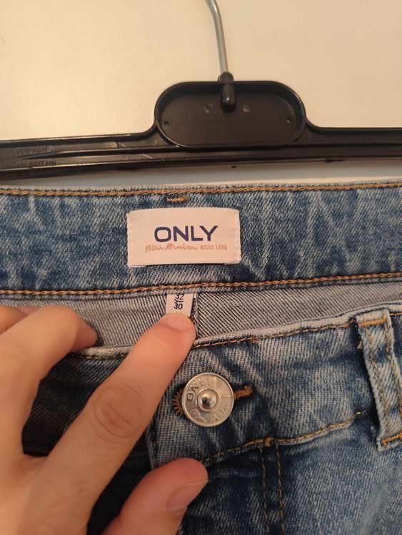 Only Jeans: ONLY MOM  Jeans neue Gr. 32/30 – Usato da Aarburg venduto da saluvava 1