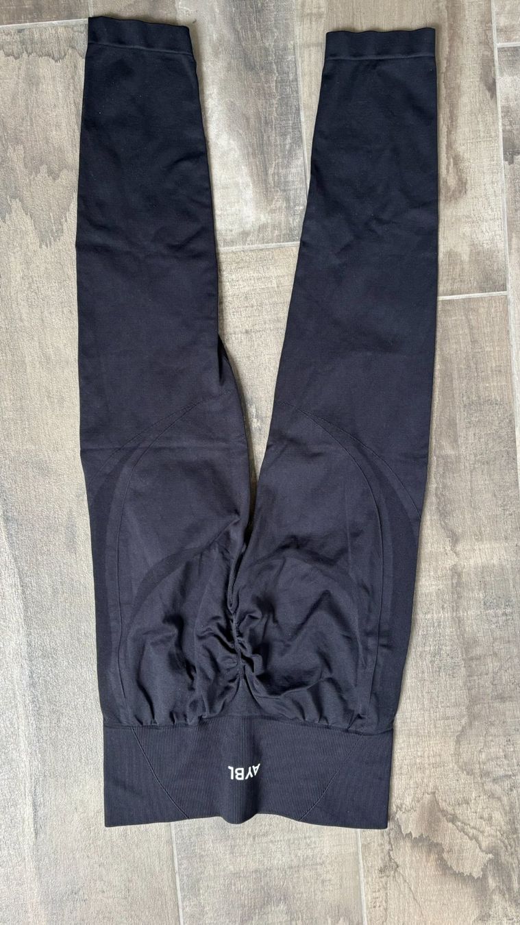 Aybl Leggings: AYBL Leggings schwarz, Gr. S – Usato da Biel/Bienne venduto da jac_pw5y 2
