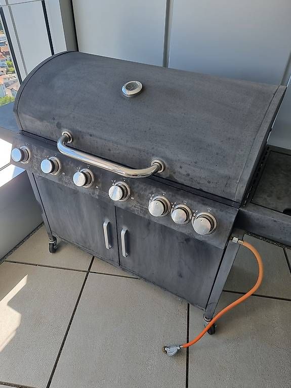 Griglie: Gasgrill gratis abzugeben  – Usato da Ostermundigen venduto da d-p73 2