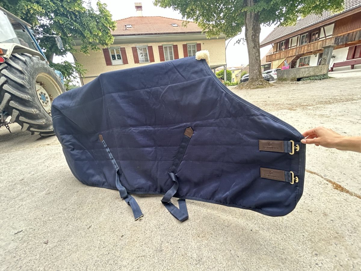 Kentucky Coperte: Kentucky Stable Rug Classic 145cm  – Nuovo e nell'imballaggio originale da Bolligen venduto da AndyBern 1