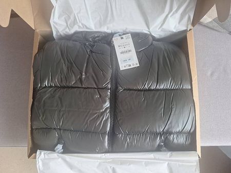Zara Daunenjacke mit Etikett Pufferjacke Winterjacke