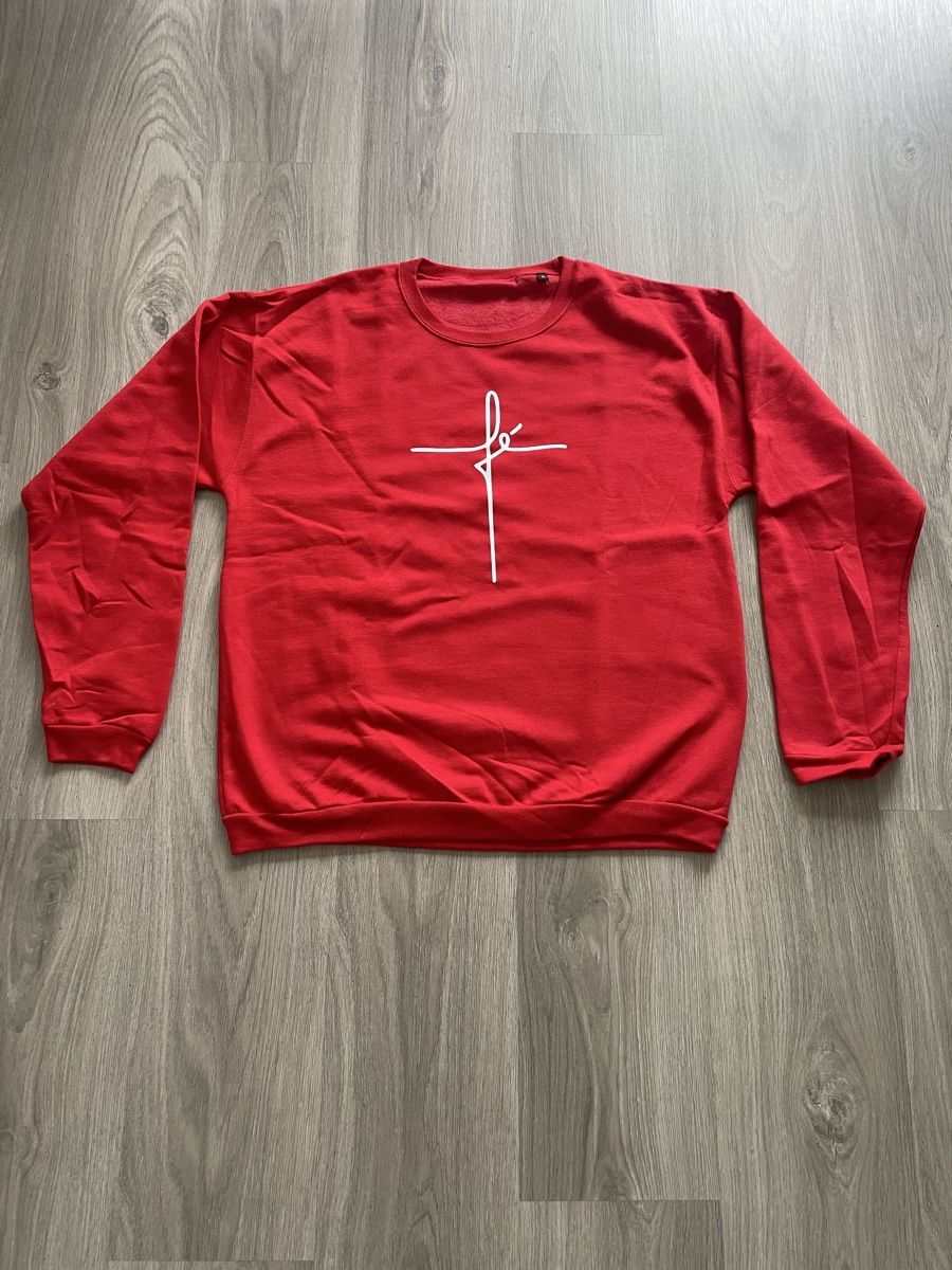 Maglioni & Felpe: Roter Pullover mit Aufdruck "Fé" - Grösse M - Neu! – Nuovo e nell'imballaggio originale da Biel/Bienne venduto da Bolagol9