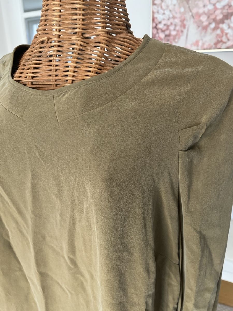Cyrillus Camicette: Seidenbluse, Cyrillus, Khaki, 40/42 – Usato da Solothurn venduto da Bobesch08 1