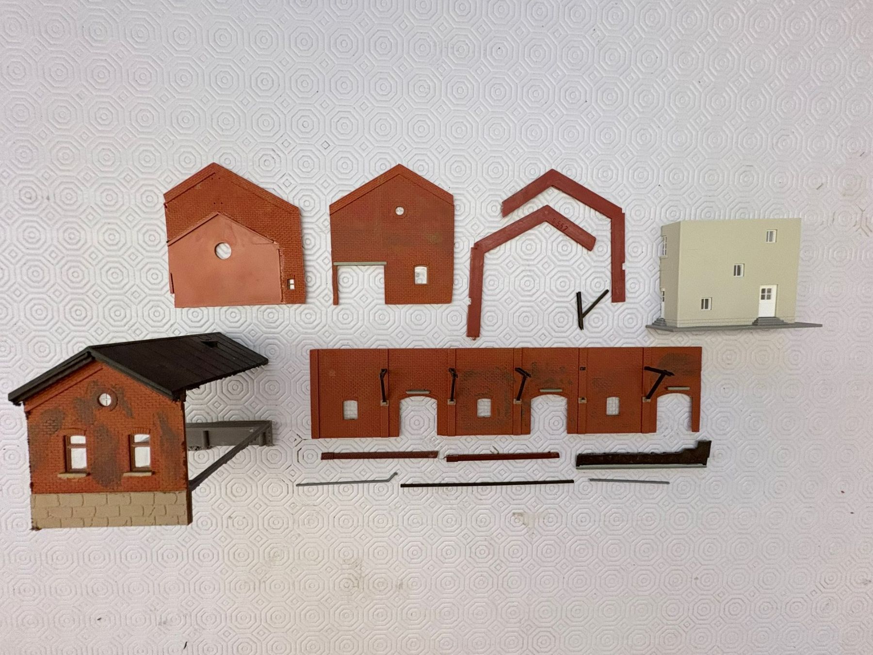 Faller Modellini di ferrovie: Parti in plastica per elaborazioni di edifici, in scala HO – Usato da Chiasso venduto da Lorenzo59 5