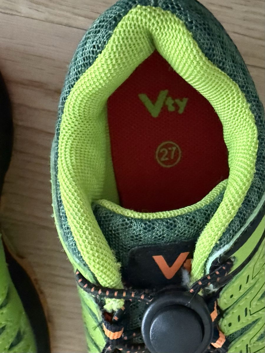 Scarpe per ragazzi: Shoe bundle- size 26-27 – Usato da Adliswil venduto da cla_9qpg 2