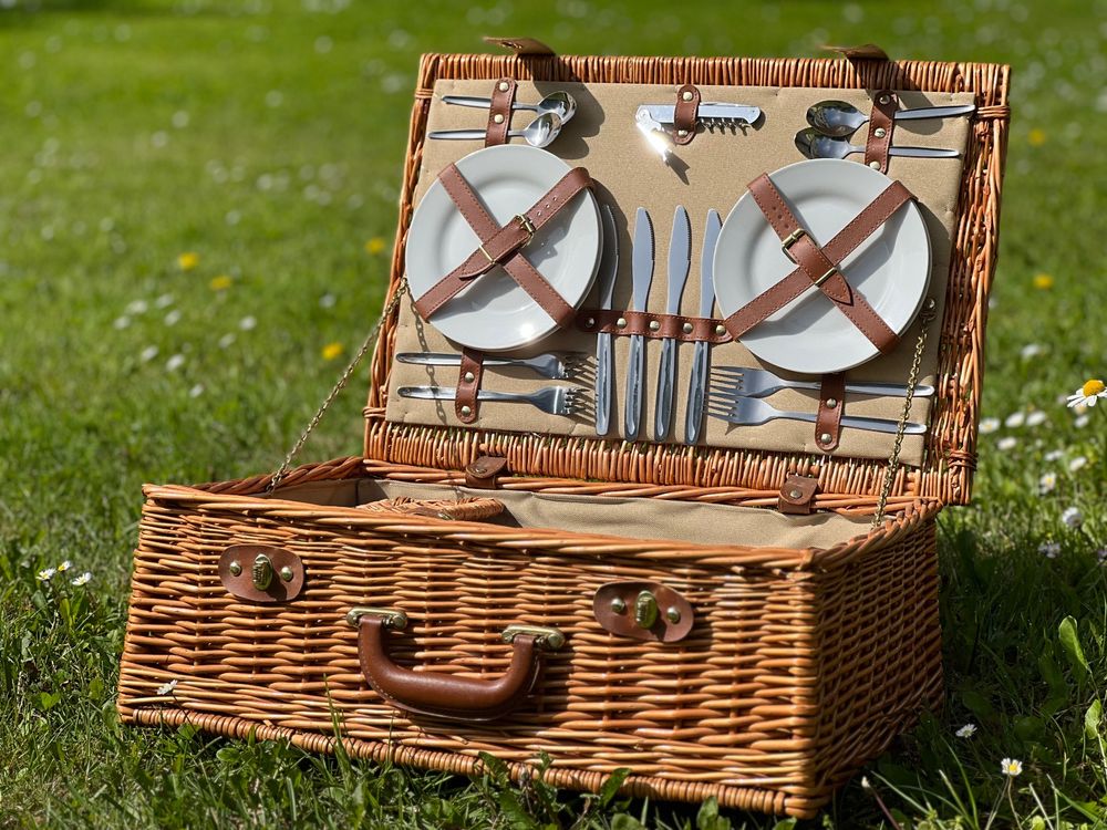 Picknickkorb Für 4 Personen – Isolierter Weidenkorb Mit Decke & Komplettem Zubehör, Karomuster
