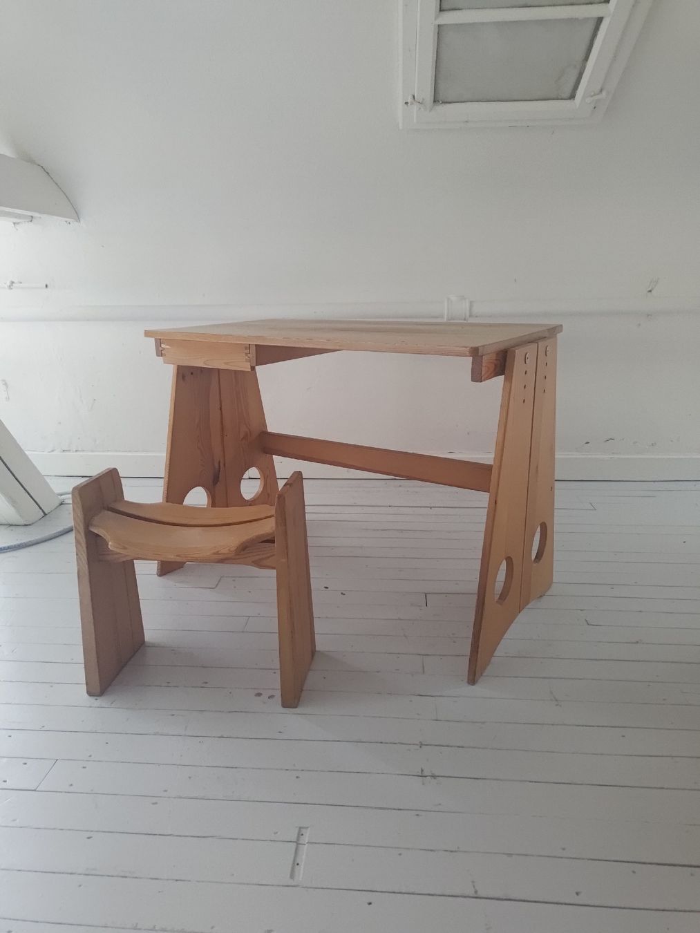 Scrivanie: Swedish Vintage Design Desk Gilbert Maklund – Usato da Untersiggenthal venduto da babette0815 2