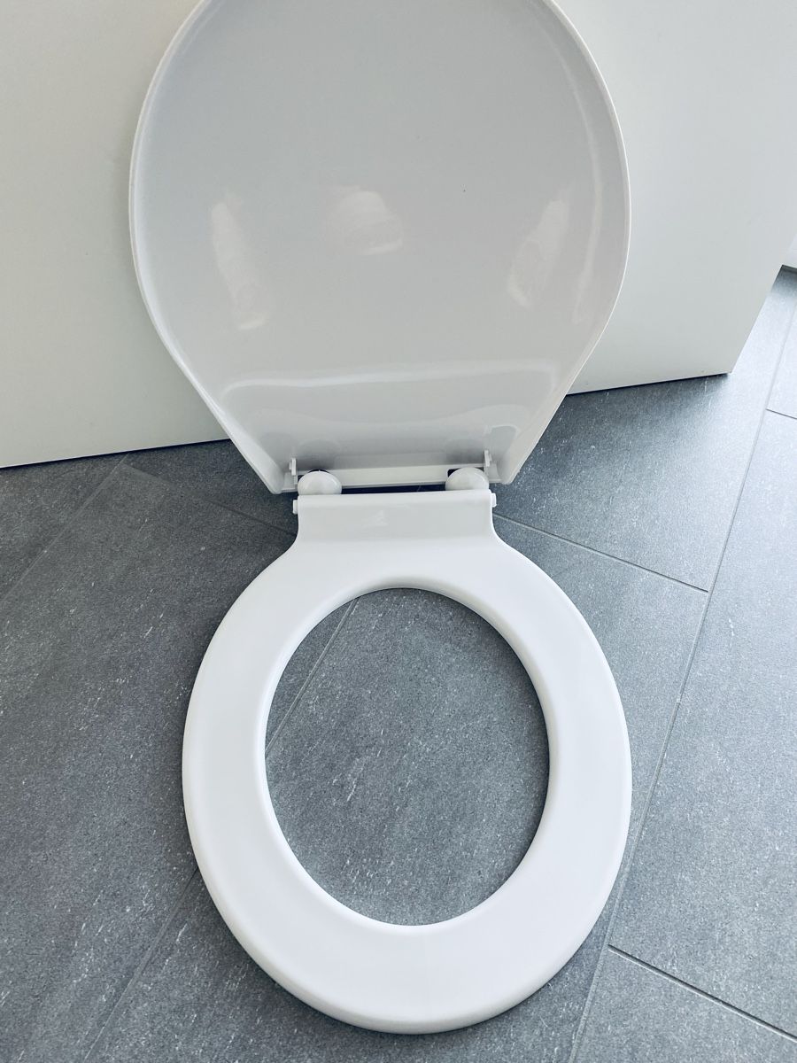 WC: NEUER TOILETTEN SITZ MIT DECKEL – Nuovo e nell'imballaggio originale da Malters venduto da Kuettel1