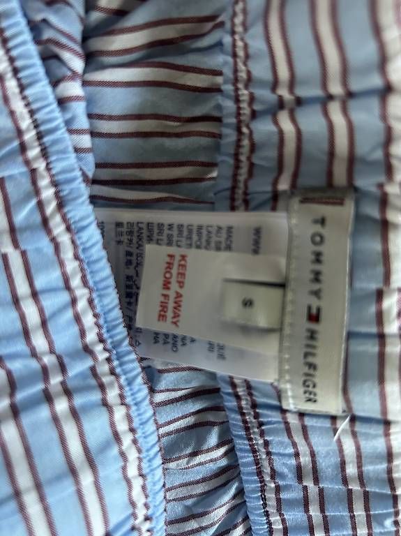 T-shirt: Tommy Hilfiger Gr. S – Usato da Willisau venduto da Geissbock11 2