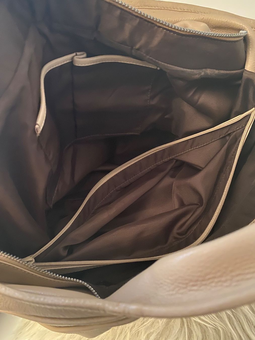 Taschen für Damen: Schöne Kunstleder Tasche in beige – Gebraucht aus Oberwil (BL) von Whiteflower66 2