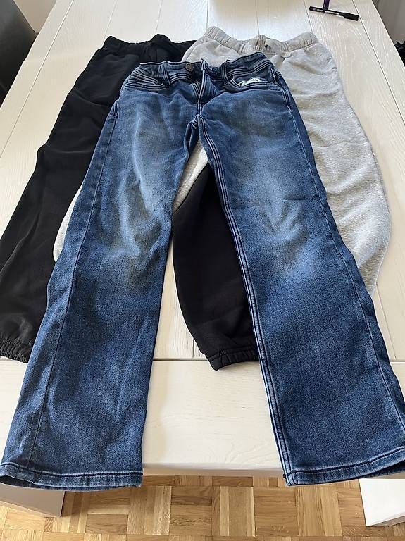 Pantaloni: Bas de training et jeans taille 152 – Usato da Cugy FR venduto da mcm_c89l 1