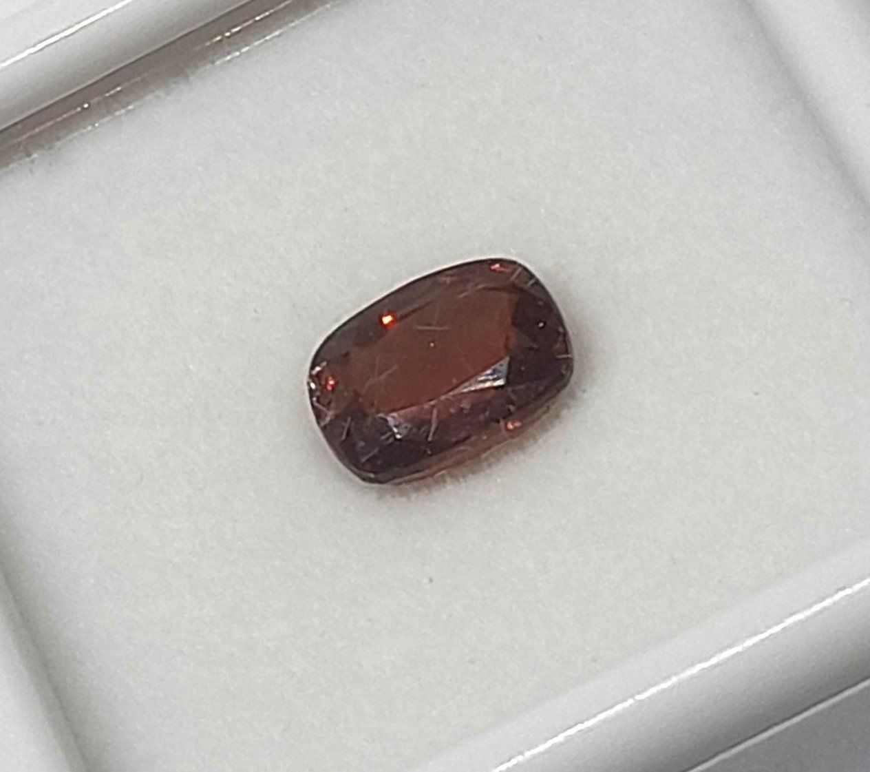 Edelsteine: Superbe Spinelle rouge 1.13 ct - CERTIFICAT 452.- Fr – Neu (gemäss Beschreibung) aus Grimisuat von Valgem 1