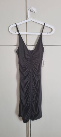 Schwarzes Fashion Nova Bodycon-Kleid mit Raffung – Gr. S