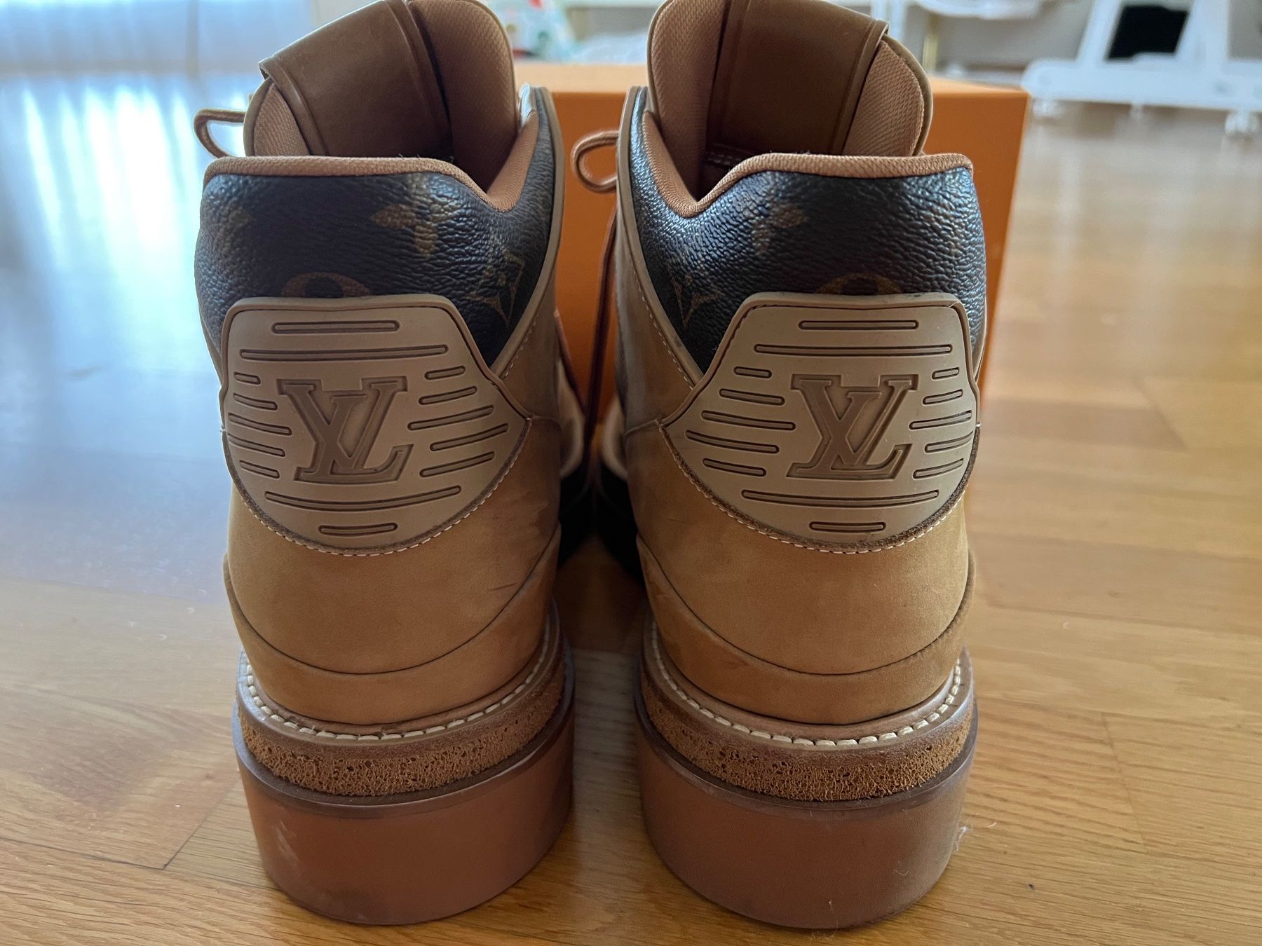 Louis Vuitton Scarpe da uomo: Louis Vuitton x NBA Oberkampf Ankle Boots – Nuovo (secondo la descrizione) da Steinmaur venduto da Kiki_m240 2