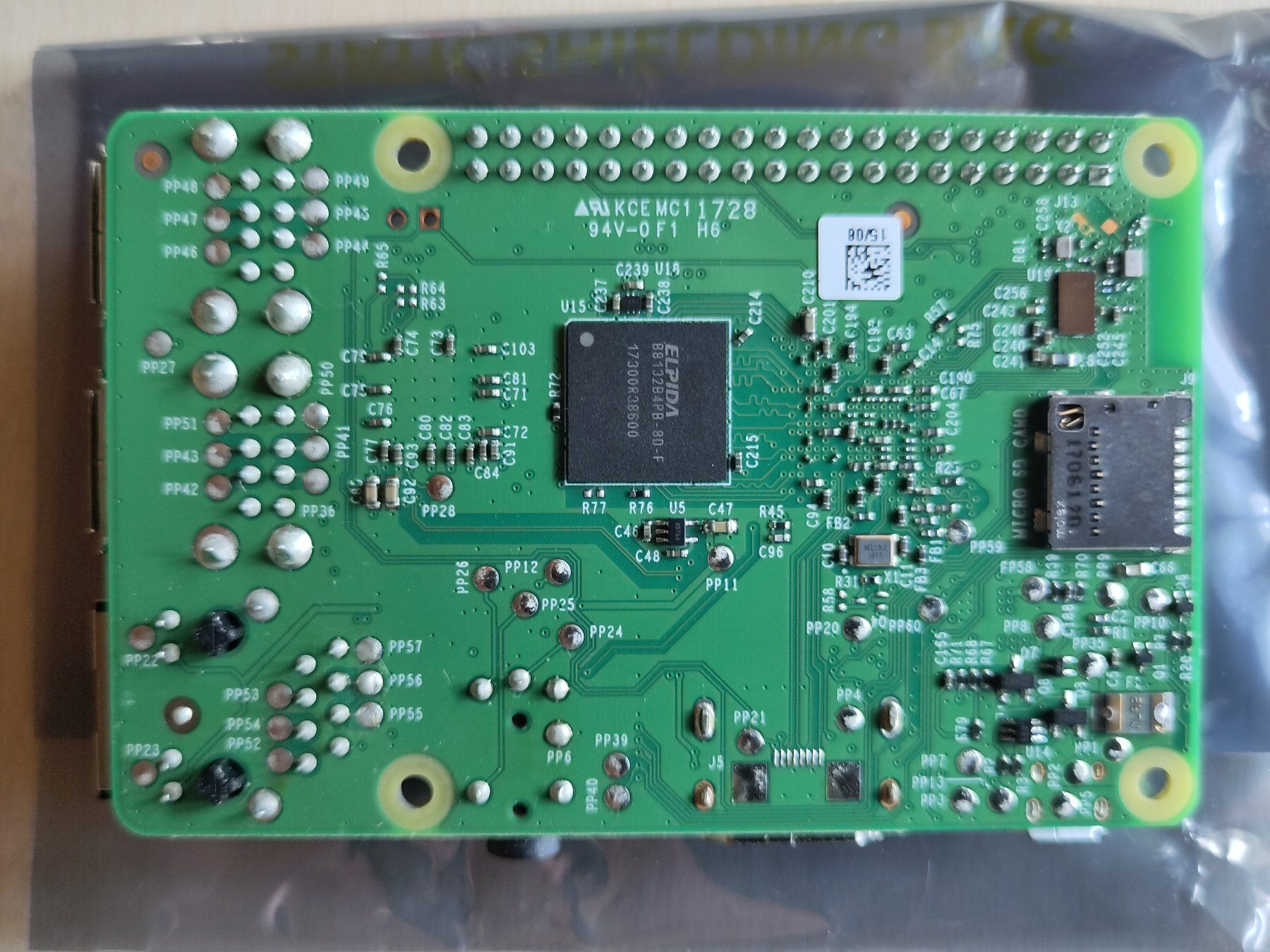 Raspberry Pi PCs: Raspberry Pi 3 Model B mit Zubehör und KODI Box – Neuf (Voir description) à Verscio par Pwyss 2