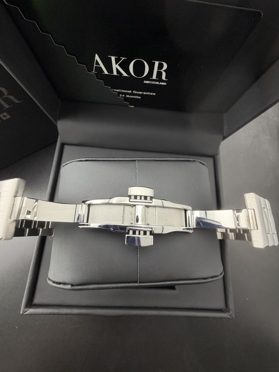 Uhren: Montre AKOR Régulateur Rouge Neuve Full Set – Neu und originalverpackt aus Neuchâtel von TopChrono24 8