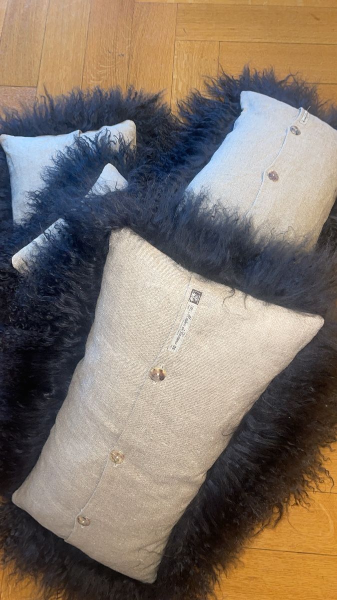Kissen: Coussin lin et chèvre du Tibet noir – Neu (gemäss Beschreibung) aus lausanne von sultan18 2