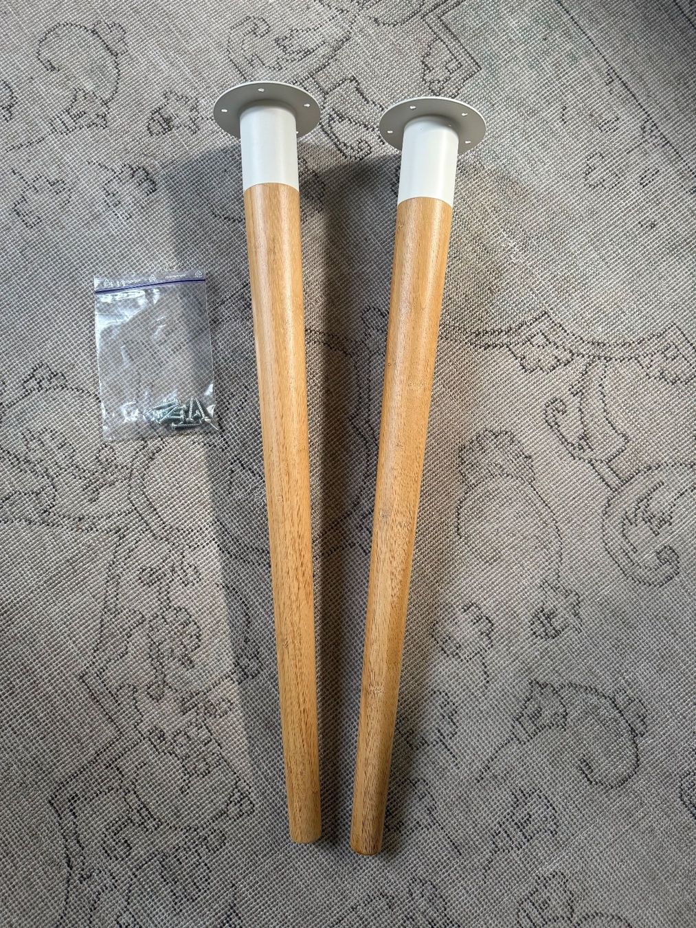 Ikea Autre mobilier: 2 Tischbeine HILVER IKEA – D'occasion à Zürich par annakathita