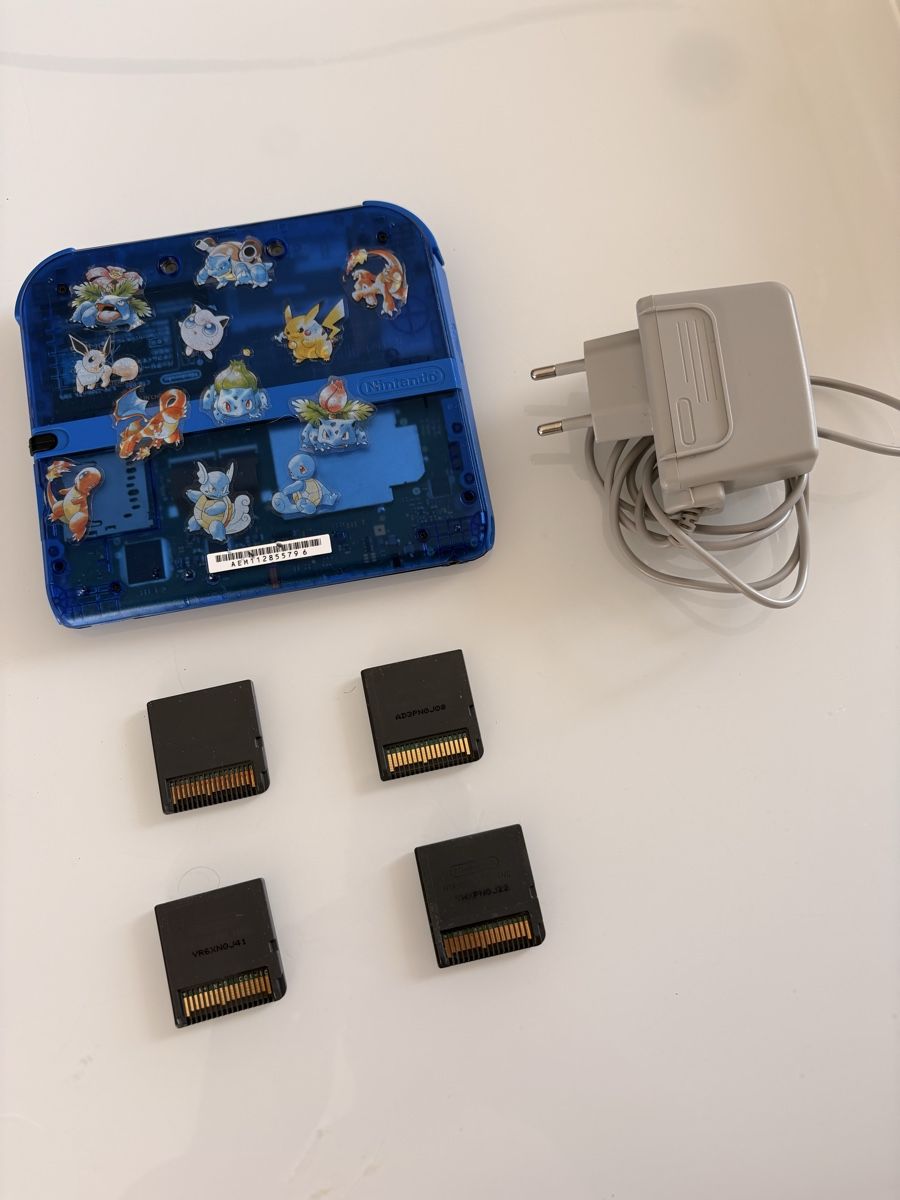 Nintendo Consoles: Nintendo 2ds + chargeur + 4 jeux – D'occasion à Dompierre FR par PRiT_Madara 1