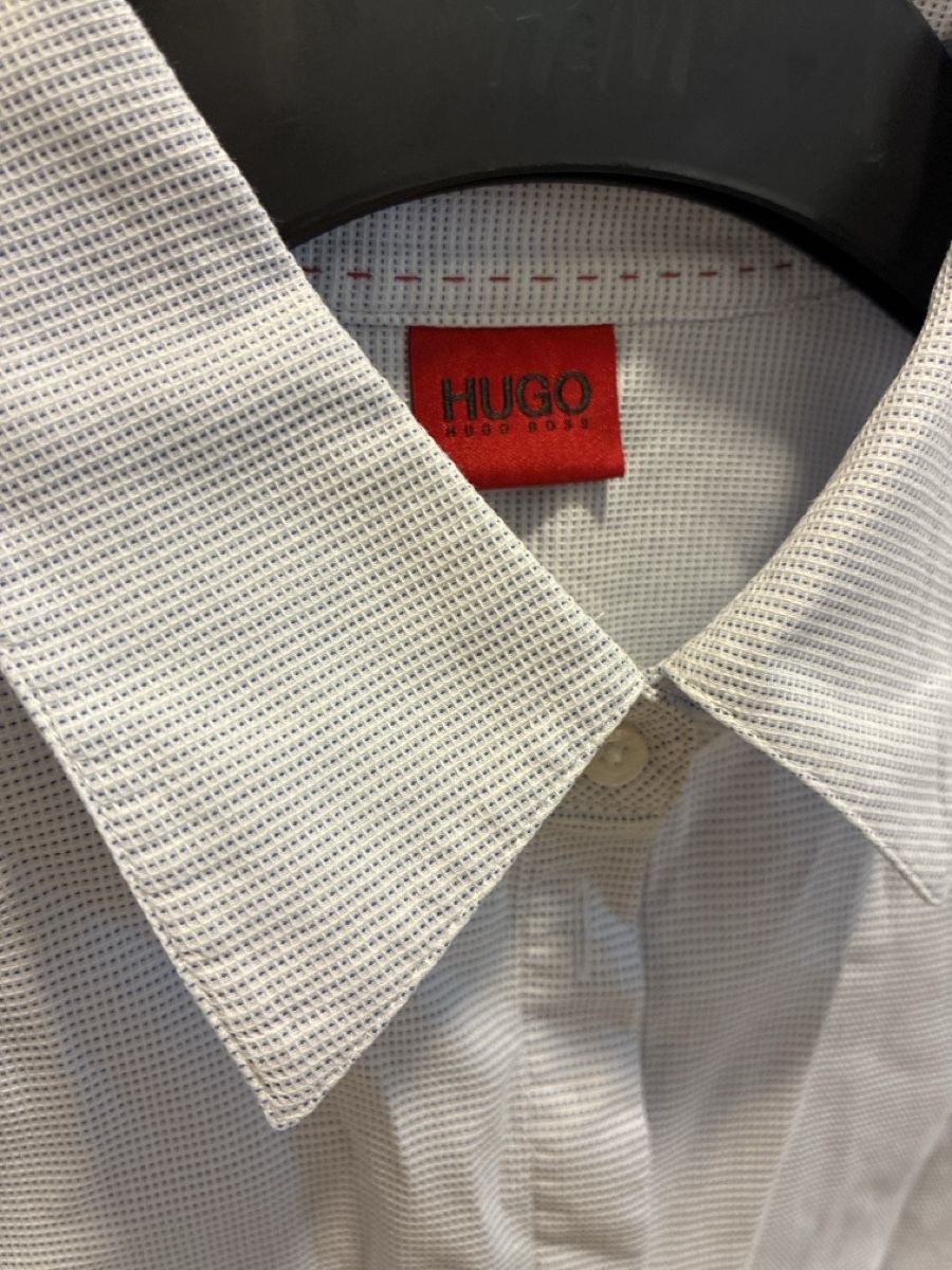 Blusen: Hugo Boss Hemd, hellblau/weiss, Gr. 38, Baumwolle – Gebraucht aus Killwangen von Fefy 1