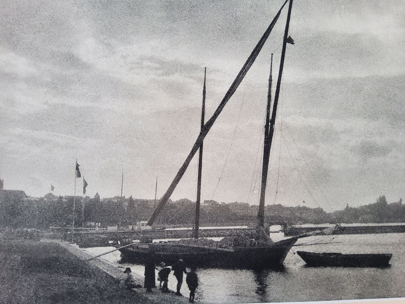 Laboratorio & Camera oscura: Bâteau de transport lac léman – Usato da Le Vaud venduto da Cherzemacheri 2