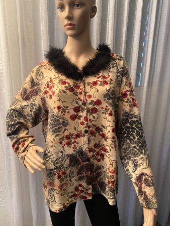Perfekter Auftritt - aussergewöhnliche Strickjacke, beige, L