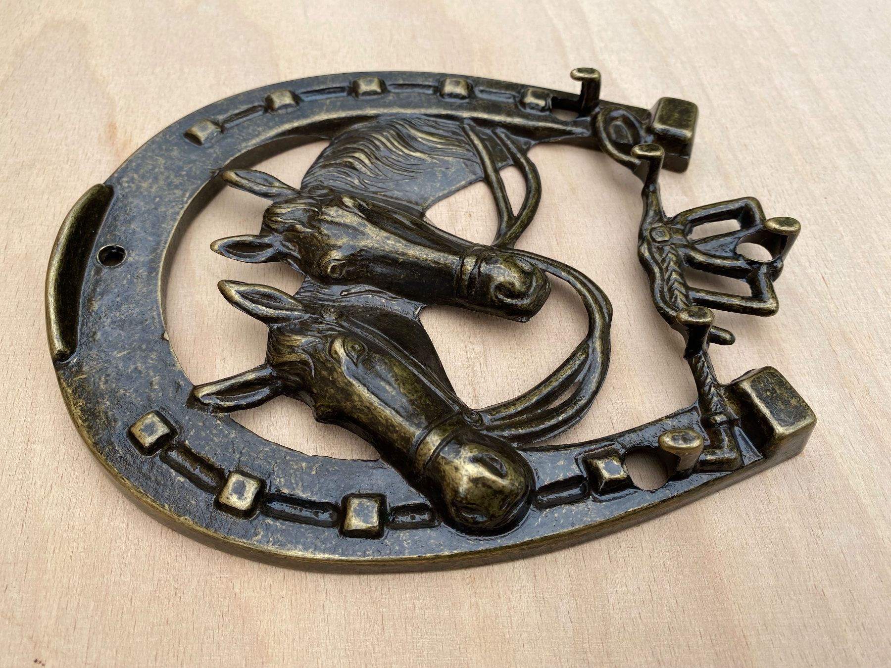 Carrozze: schöne Hufeisen-Garderobe – Usato da Feldbach venduto da Fea1 2