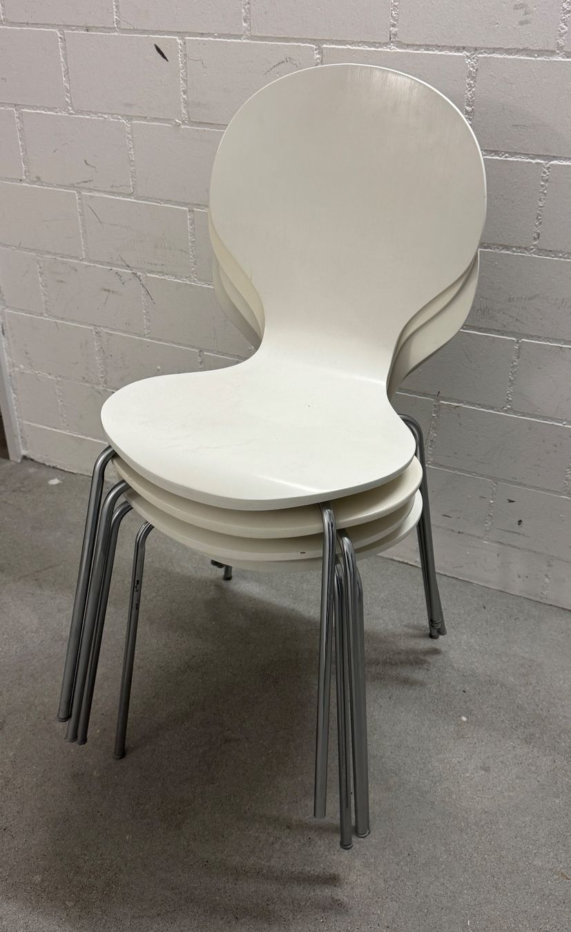 Sedie: 4 Stühle in der Art Arne Jacobsen – Usato da Zürich venduto da Zuerich_Seebach 3