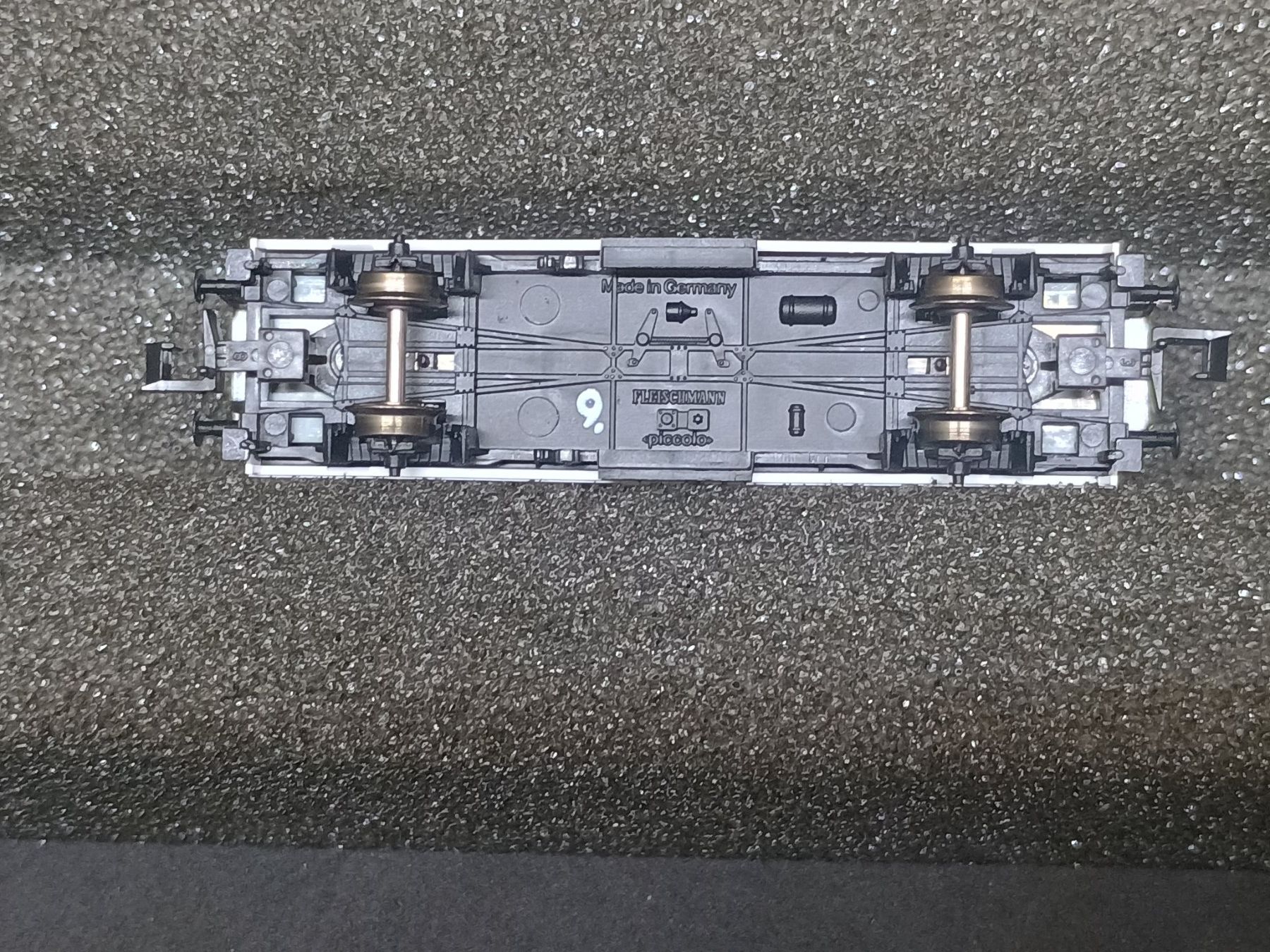 Fleischmann Modellini di ferrovie: Spur N Fleischmann "König Pilsner" Bierwagen – Usato da Bätterkinden venduto da hob_6b8x 5