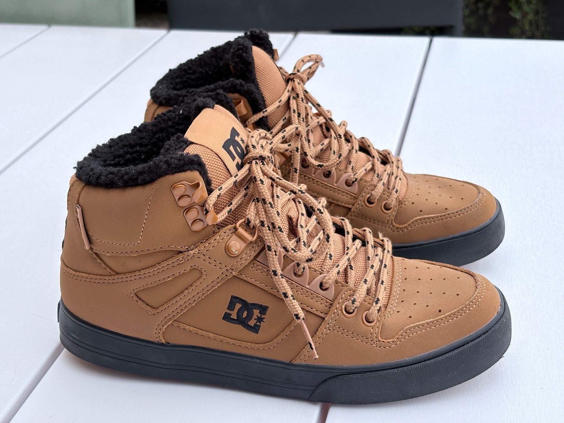 DC shoes Schuhe für Jungen: DC Winter Kinderschuh – Gebraucht aus Einigen von peaksnapper