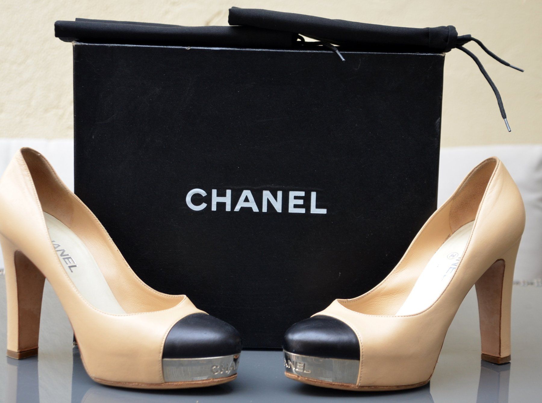 Chanel Scarpe da donna: Pumps CHANEL .40 – Usato da Collonges venduto da Auganien