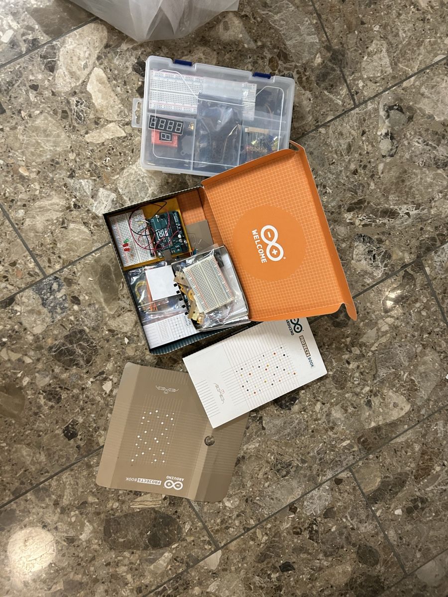 Arduino Elektronikbauteile: Arduino Starter Kit with additional boards components – Gebraucht aus Kilchberg ZH von pkolloch 2