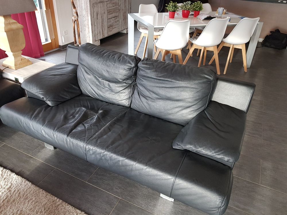 Canapé en cuir 2 places sur Gens de Confiance