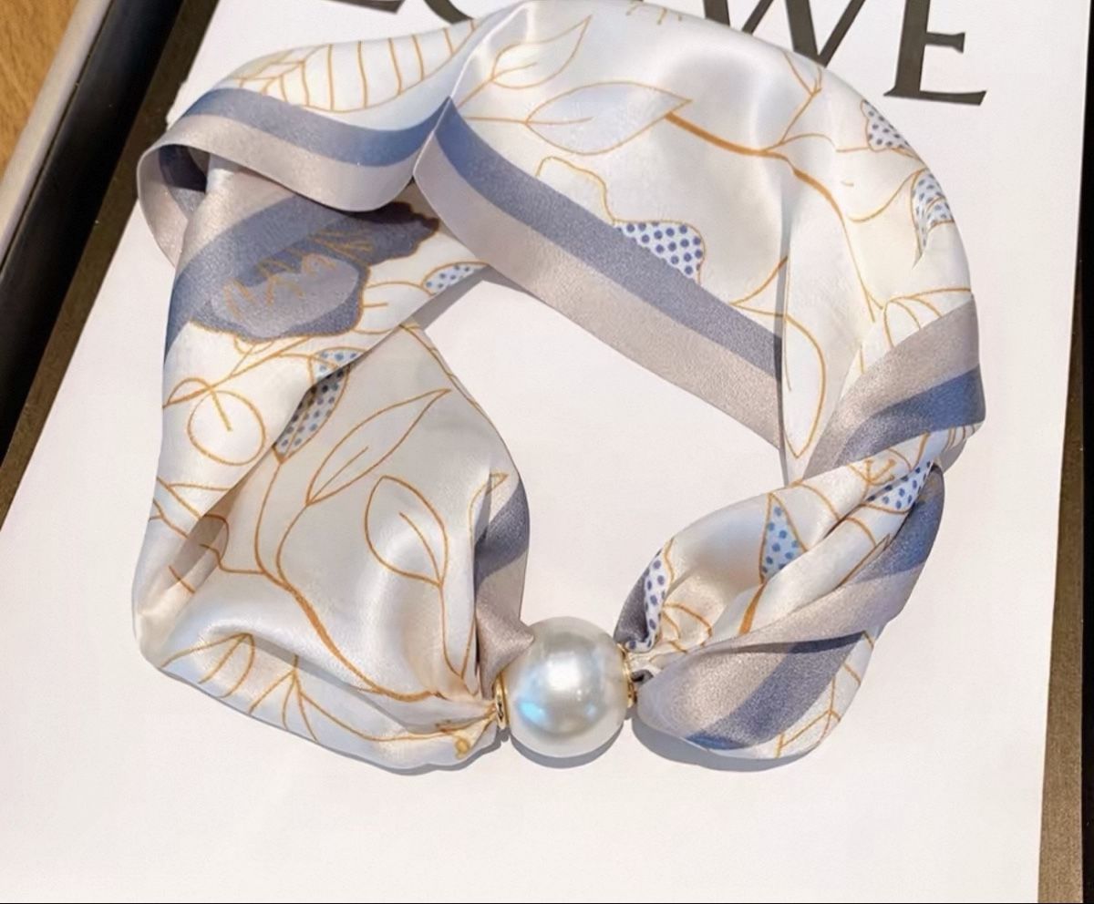 Foulard & Sciarpe: new 100% silk scarf with magnet pearl button with gift pack – Nuovo e nell'imballaggio originale da Basel venduto da 550_ckp6 1