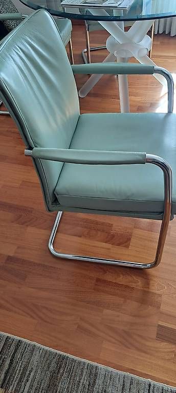 Sedie: Freischwinger Design-Stühle – Usato da Thalwil venduto da FranzWeibel