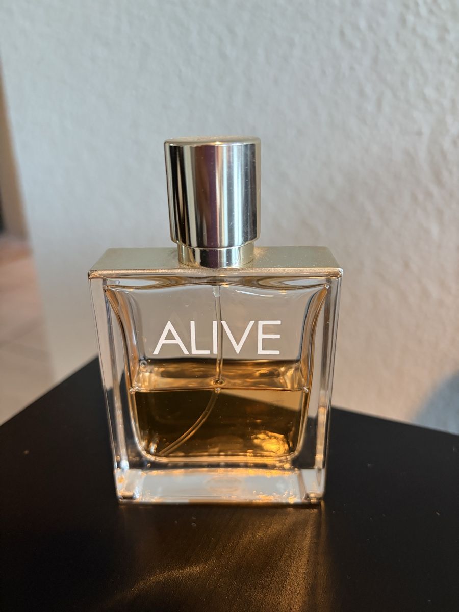 Hugo Boss Parfum & Eau de Toilette: Hugo Boss Alive Eau de Parfum 50ml  – Gebraucht aus Biel-Benken BL von Petsman 1