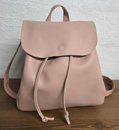 Schöner Rucksack in Rosé, Kunstleder