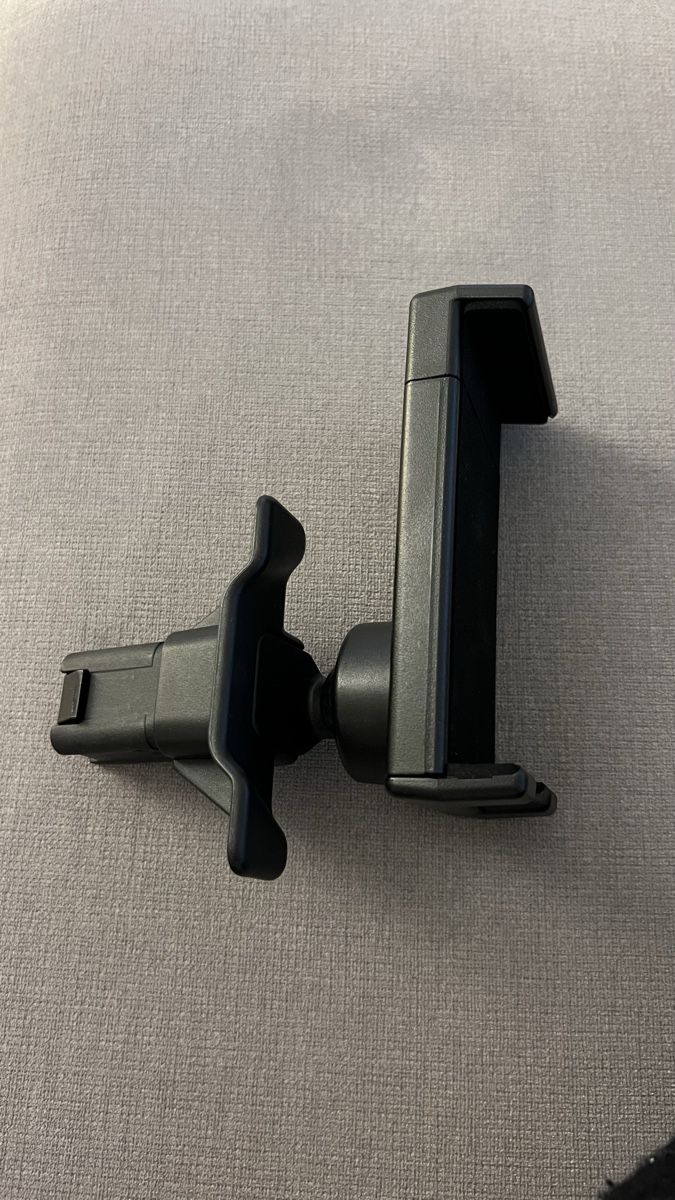 Staffa per monitor: Skoda Tablet-/Handyhalterung – Usato da Fehraltorf venduto da Kim16