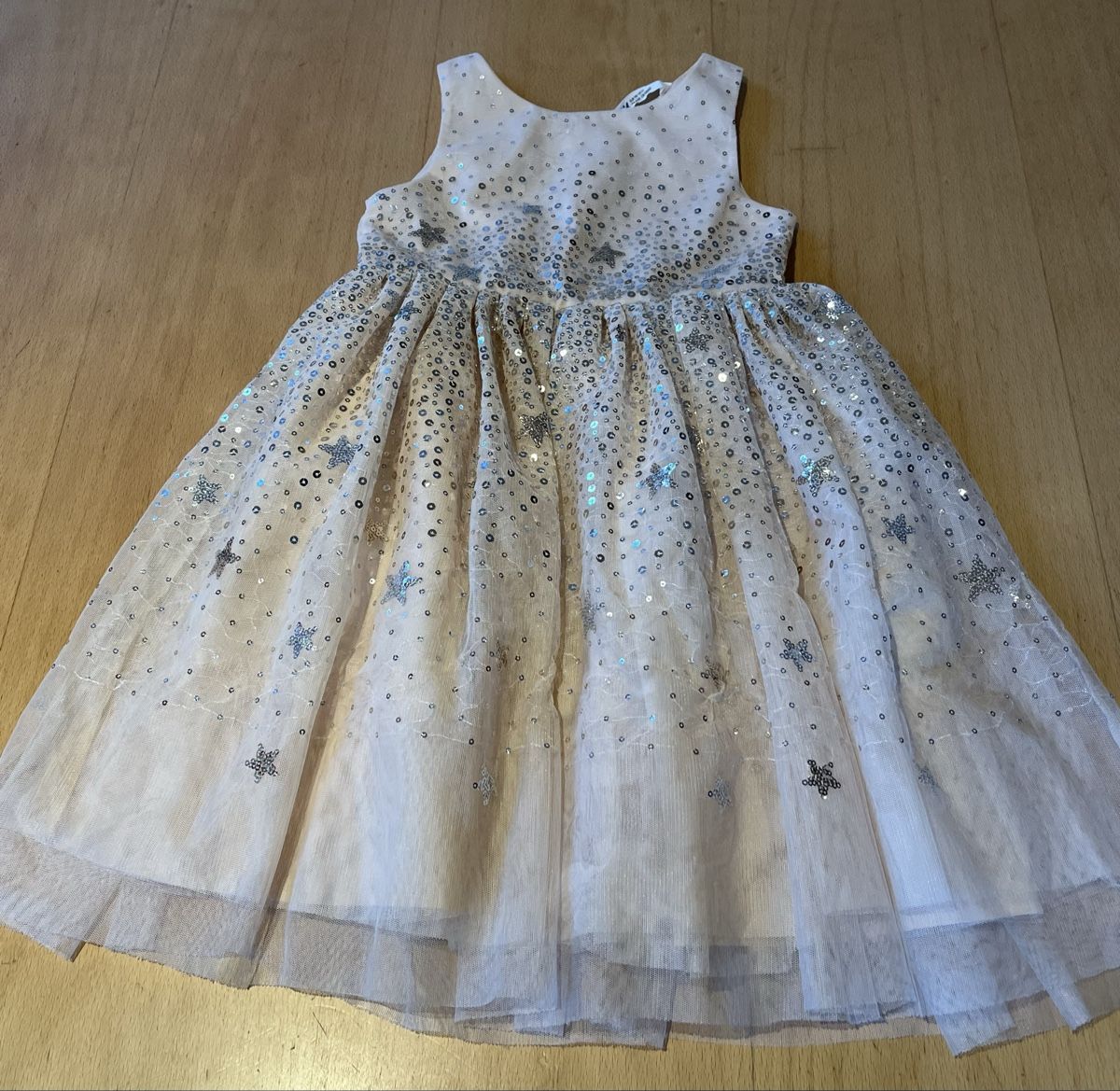 Lotti & Set di vestiti: Festliche Kleiderpaket Mädchen gr. 104/110 – Usato da S. Carlo GR venduto da sassalb 2