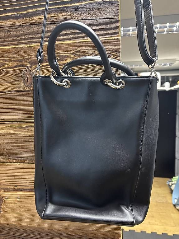 Sacs femmes: Handtasche Fitline – D'occasion à Unteriberg par wg52 2