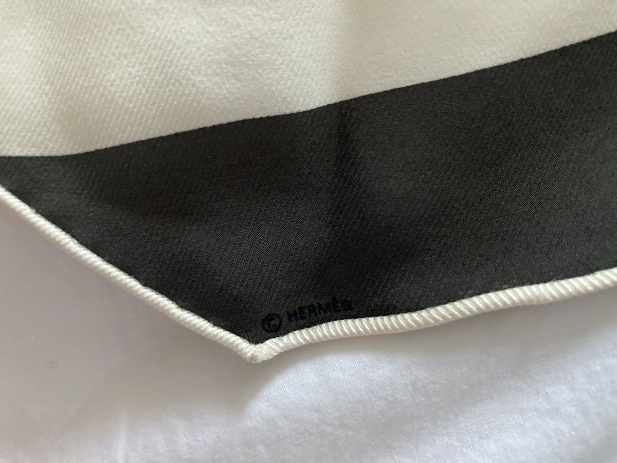 Hermès Foulards & écharpes: Hermès Paris Losange 100% Seide  – D'occasion à Zürich par mainau16 5