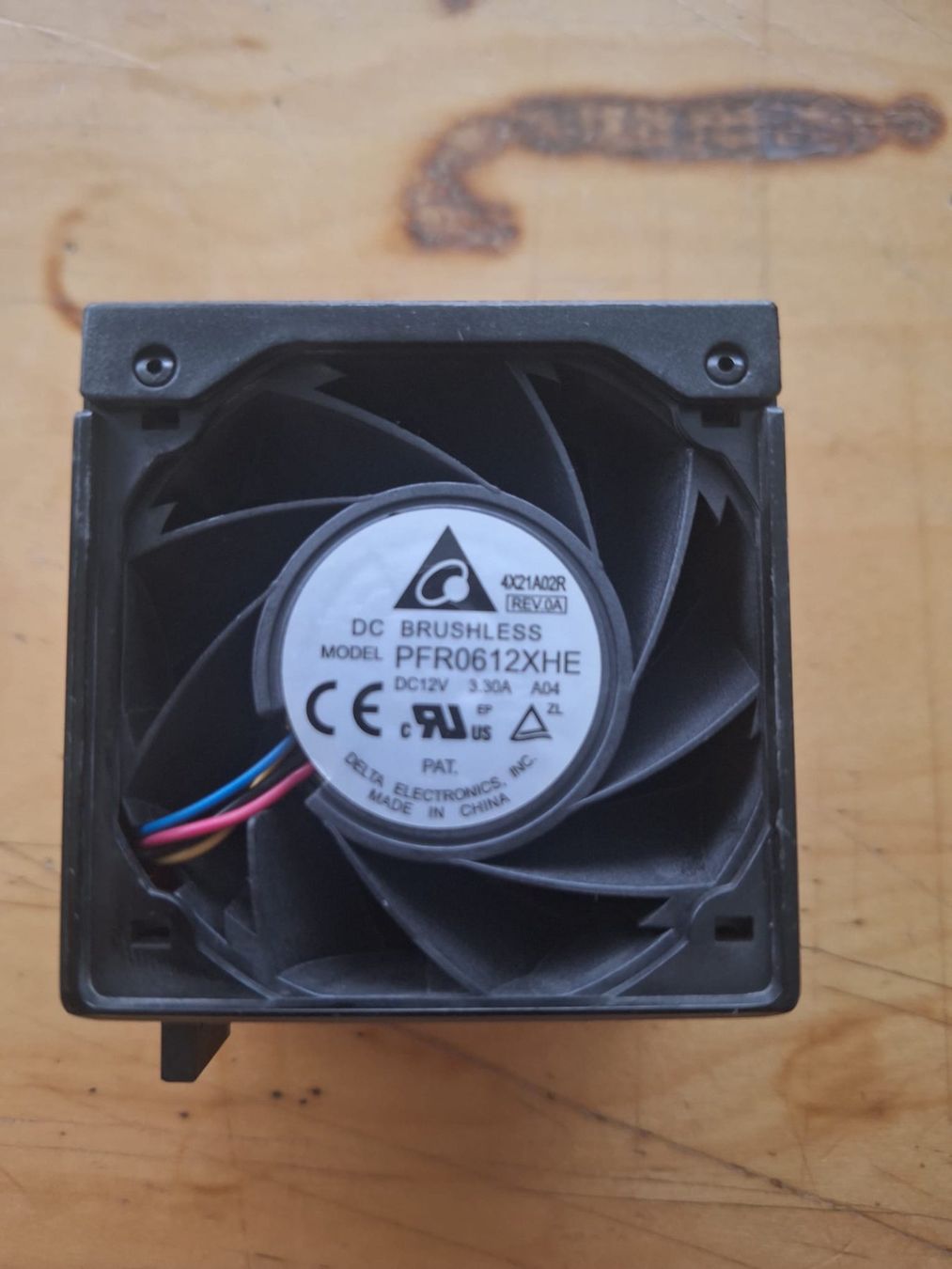 Stromzufuhr: Delta Electronics Serverlüfter (x4) – Gebraucht aus Thalwil von dan_k8fh