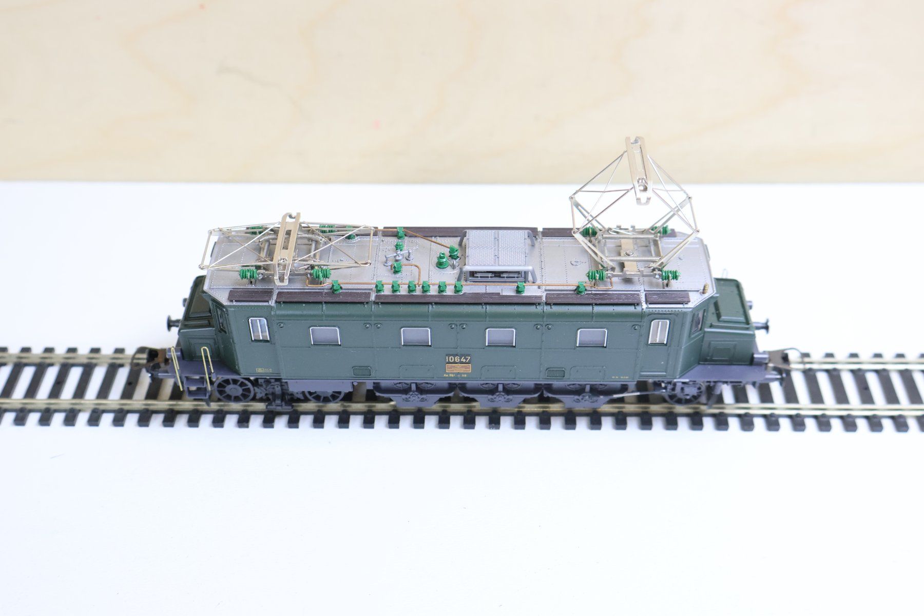 Fleischmann Modelleisenbahnen: Fleischmann SBB Ae 3/6 E-Lok H0 DC – Gebraucht aus Winterthur von Monstera 4