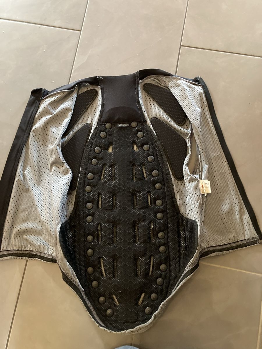 Dainese Protezioni & Imbottiture: Dainese Rückenprotektor Gr.L – Usato da Jaun venduto da walin2 3