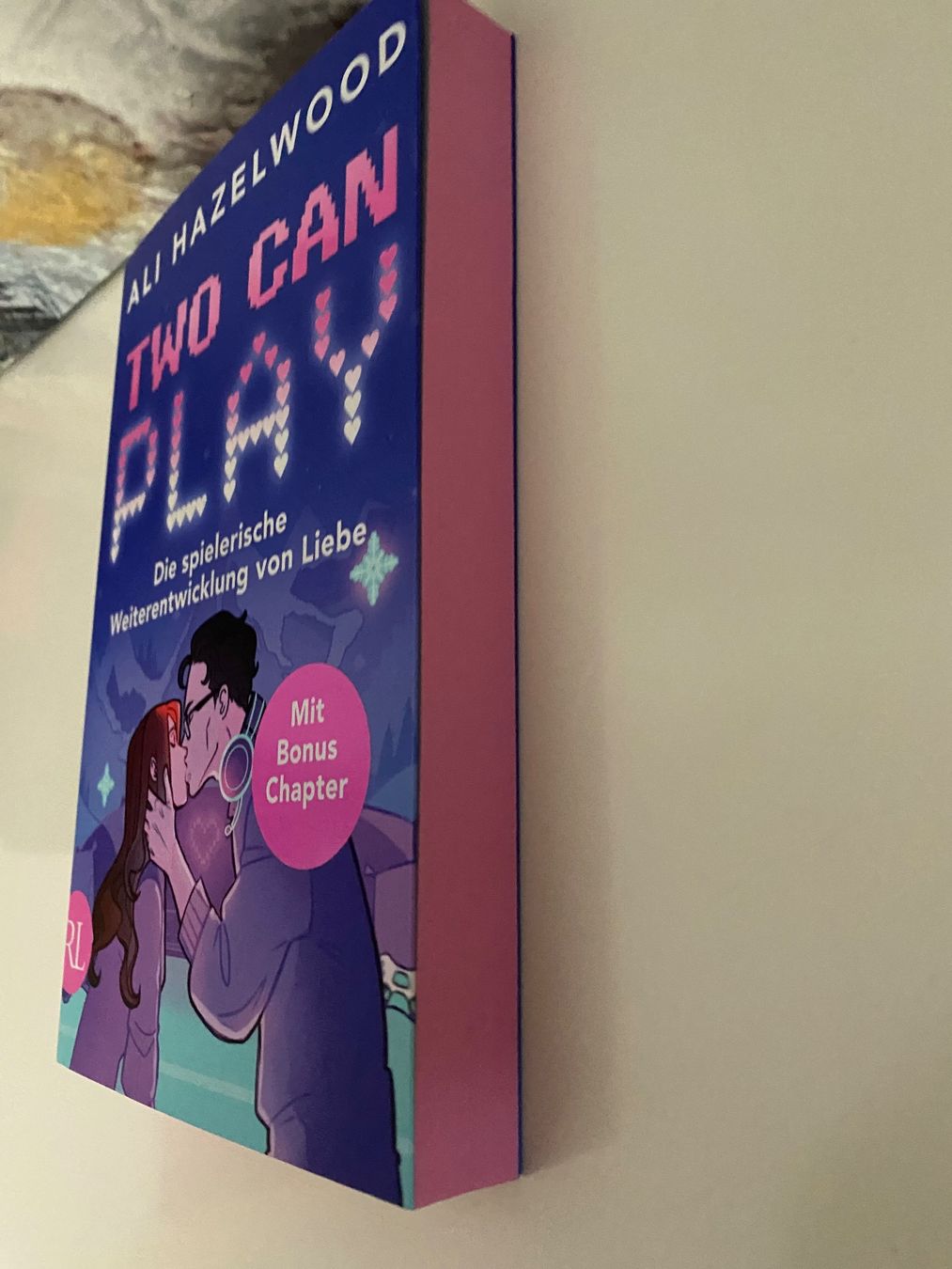 Libri: Ali Hazelwood Two Can Play – Nuovo (secondo la descrizione) da Fällanden venduto da Maxim20 1