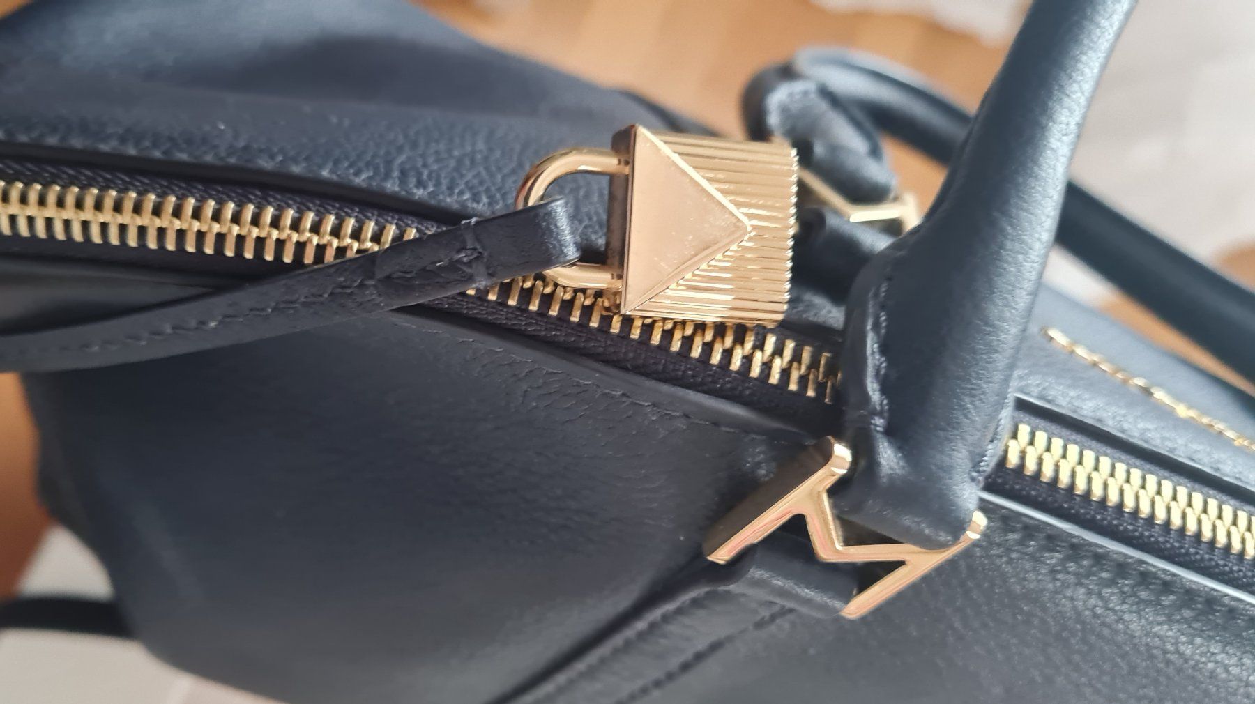 Michael Kors Taschen für Damen: Ledertasche Michael Kors in der Farbe admiral – Gebraucht aus Beinwil Freiamt von tafa8 5