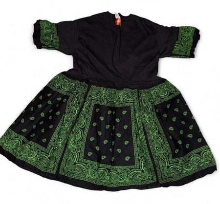 Kleid schwarz mit Bandana Print